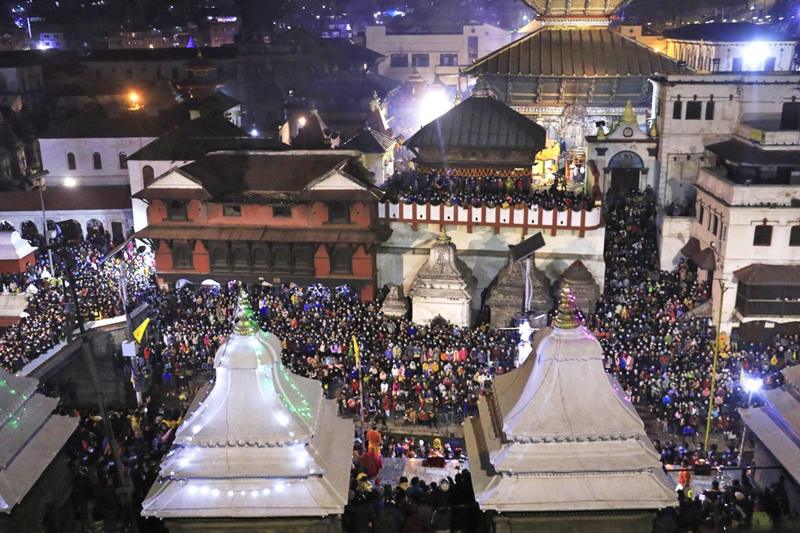 आज महाशिवरात्रि देशभर मनाउँदै  तस्बिरहरू सहित
