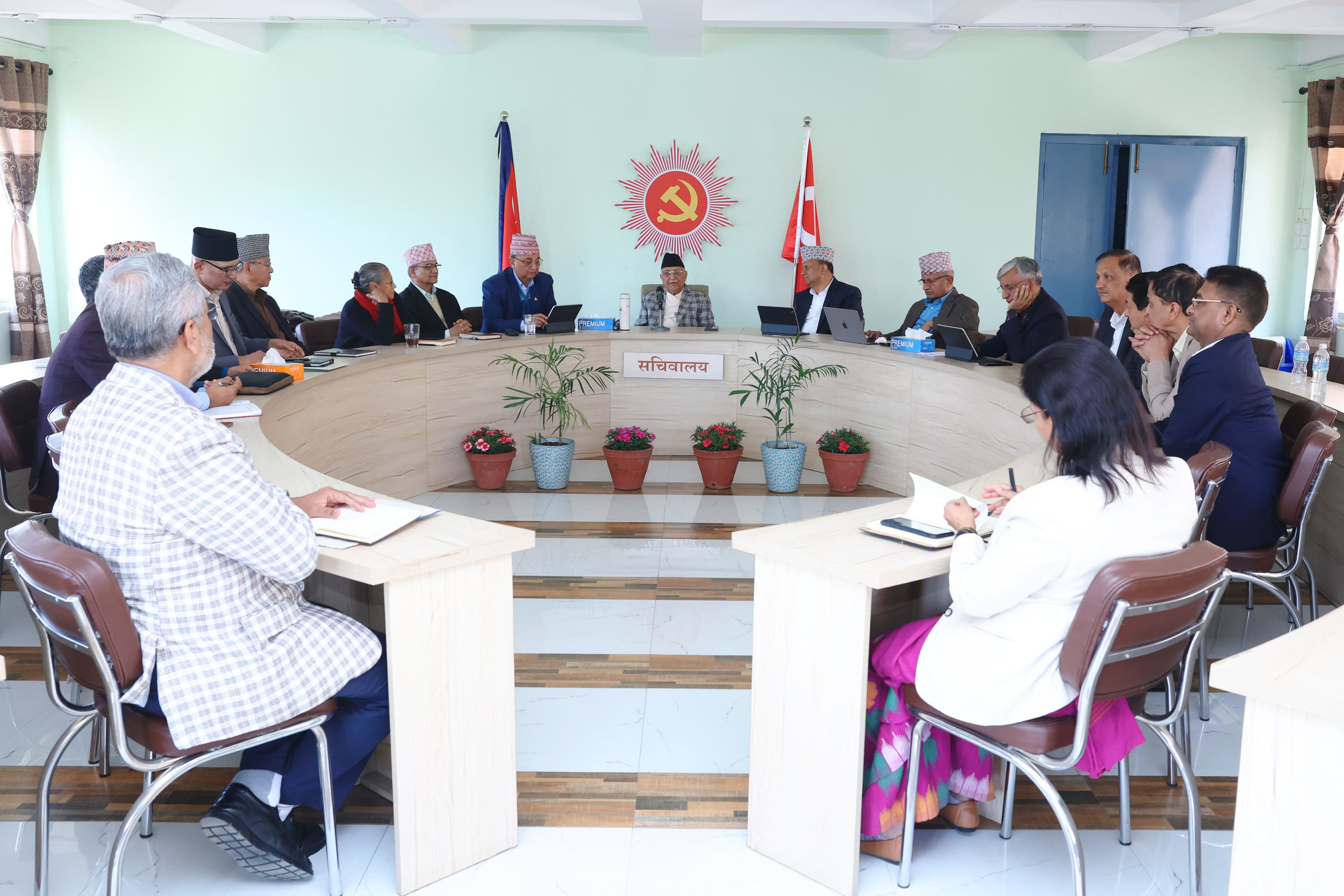 एमालेमा ७० वर्षे उमेर हद र दुई कार्यकालको व्यवस्था हटाउने प्रस्ताव अनुमोदन