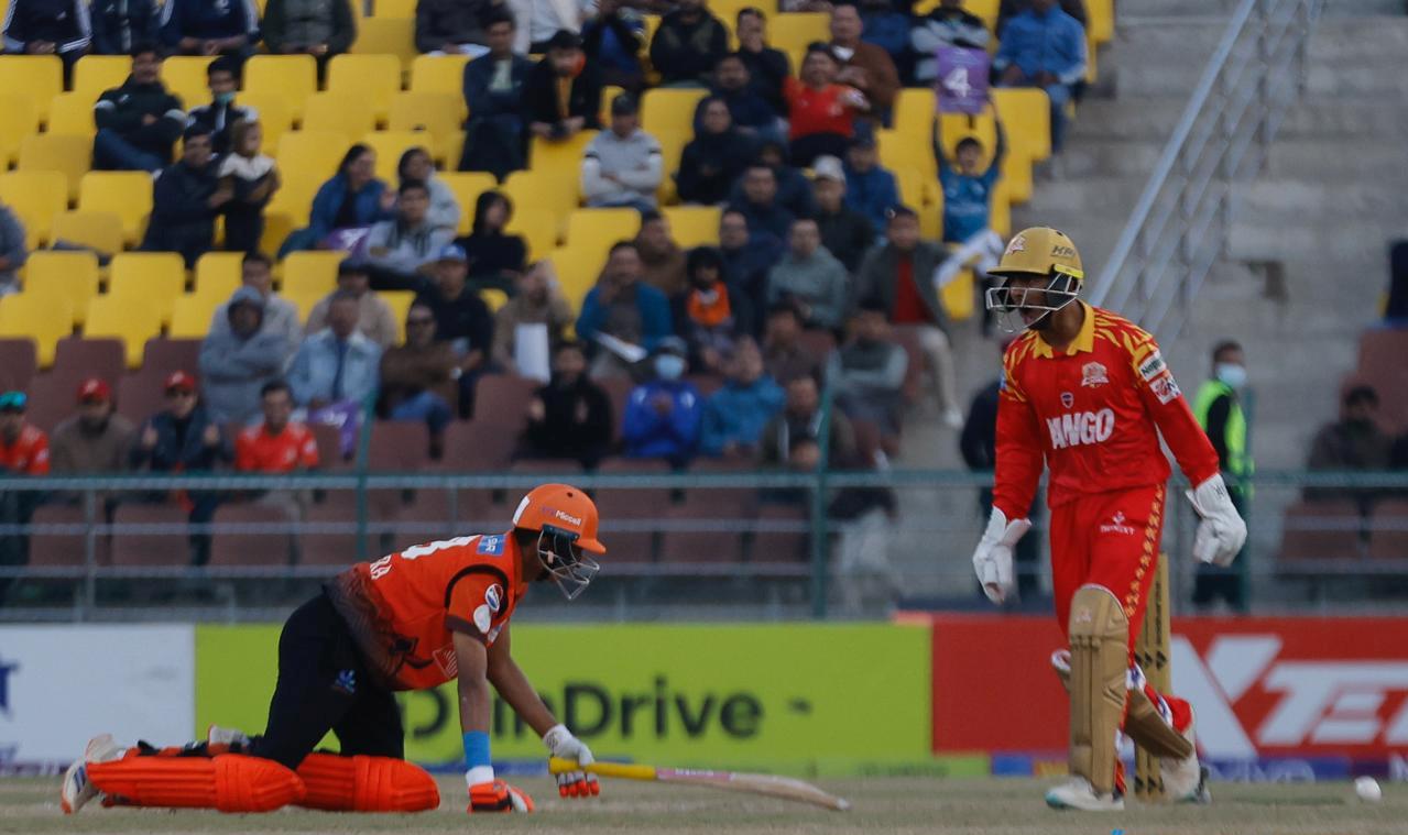 एनपीएल अन्तर्गत लुम्बिनीले टस जितेर पहिले बलिङ गर्दै