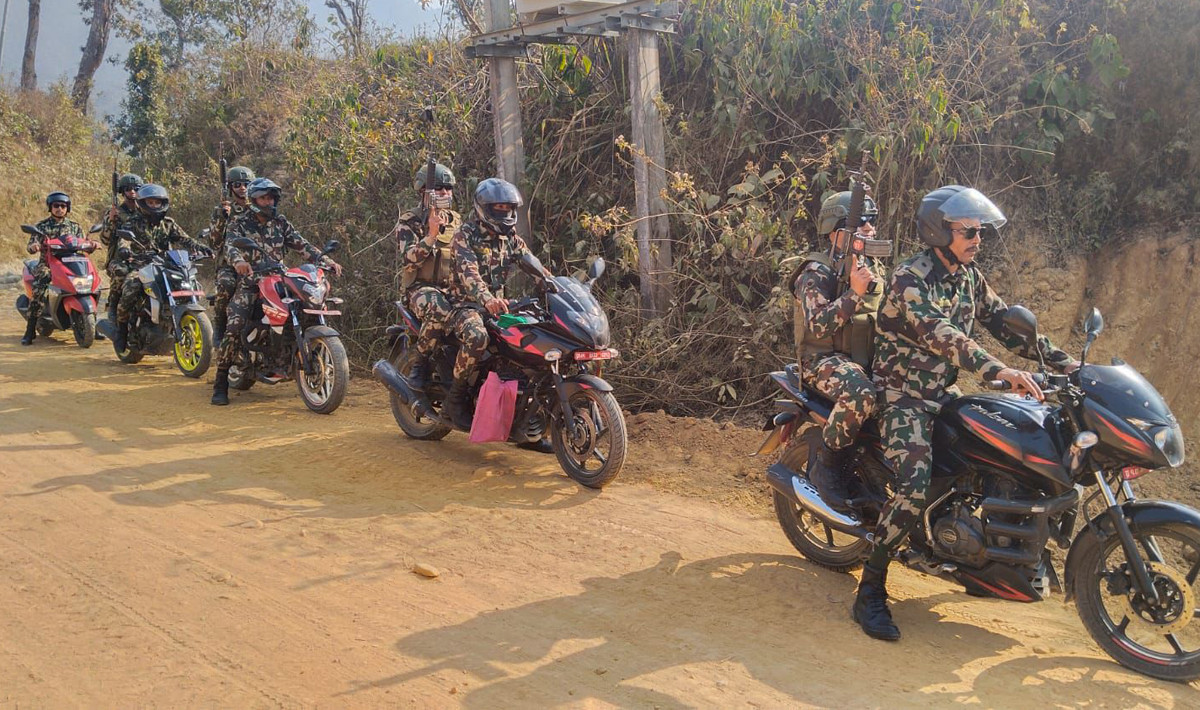 सुरक्षित निर्वाचनका लागि सक्रियता बढाउँदै सेना, थाल्यो मोटरसाइकलमा गस्ती