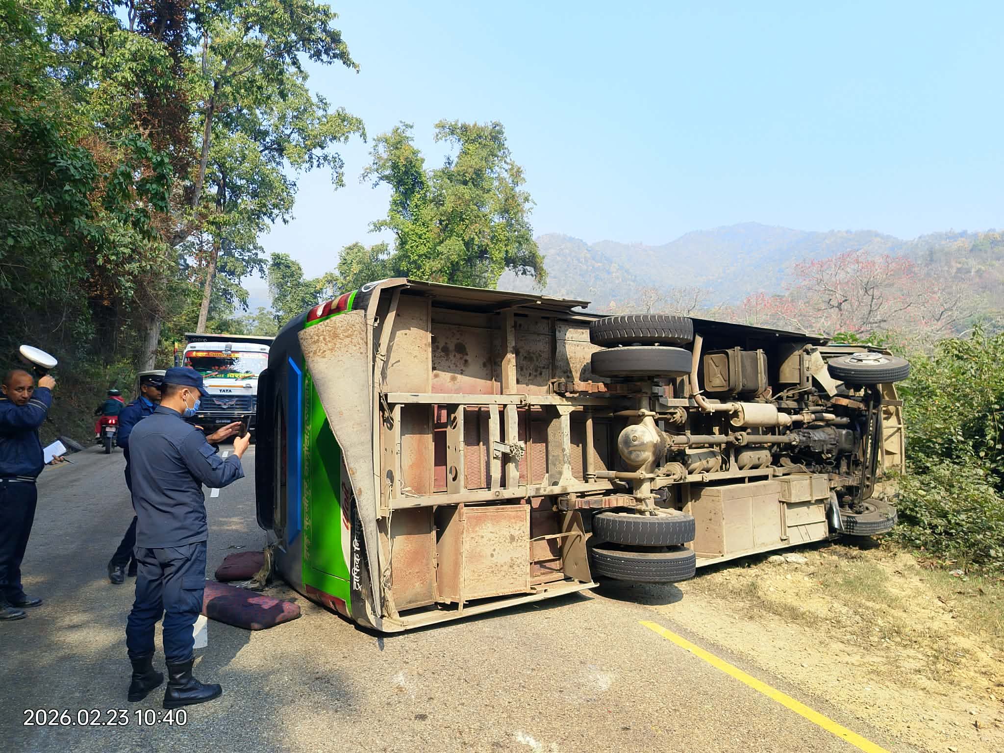 दाङमा बस दुर्घटना हुँदा ७ जना घाइते