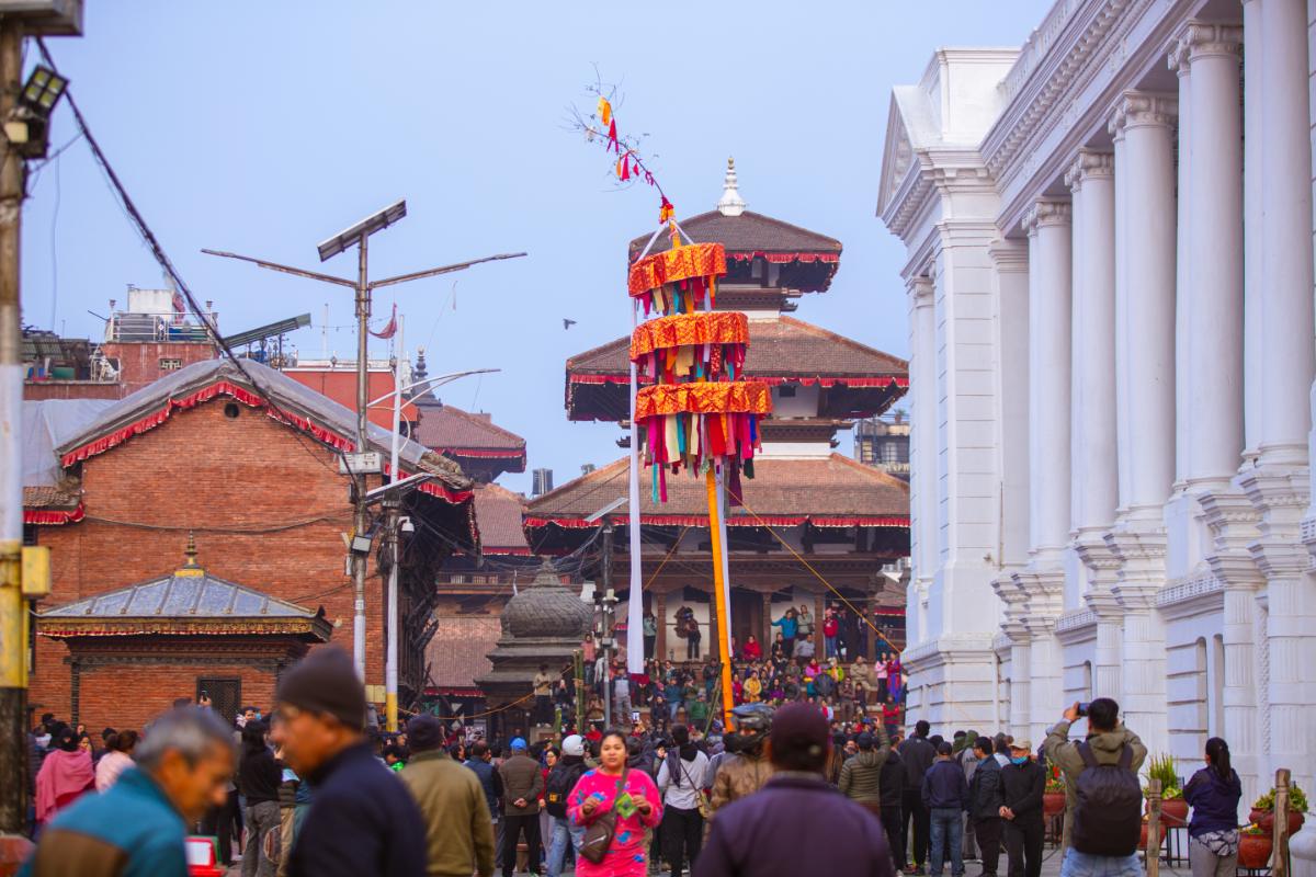 होली पर्व सुरु, वसन्तपुरमा चीर ठड्याइयो (तस्विरहरू)