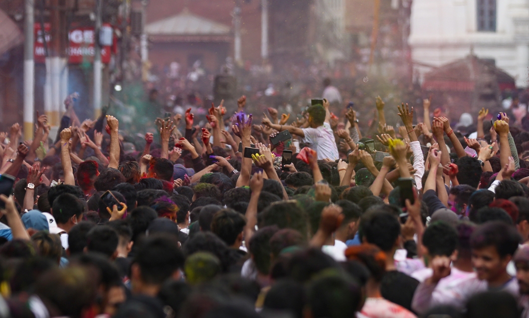 तराईका जिल्लाहरूमा आज होली मनाइँदै