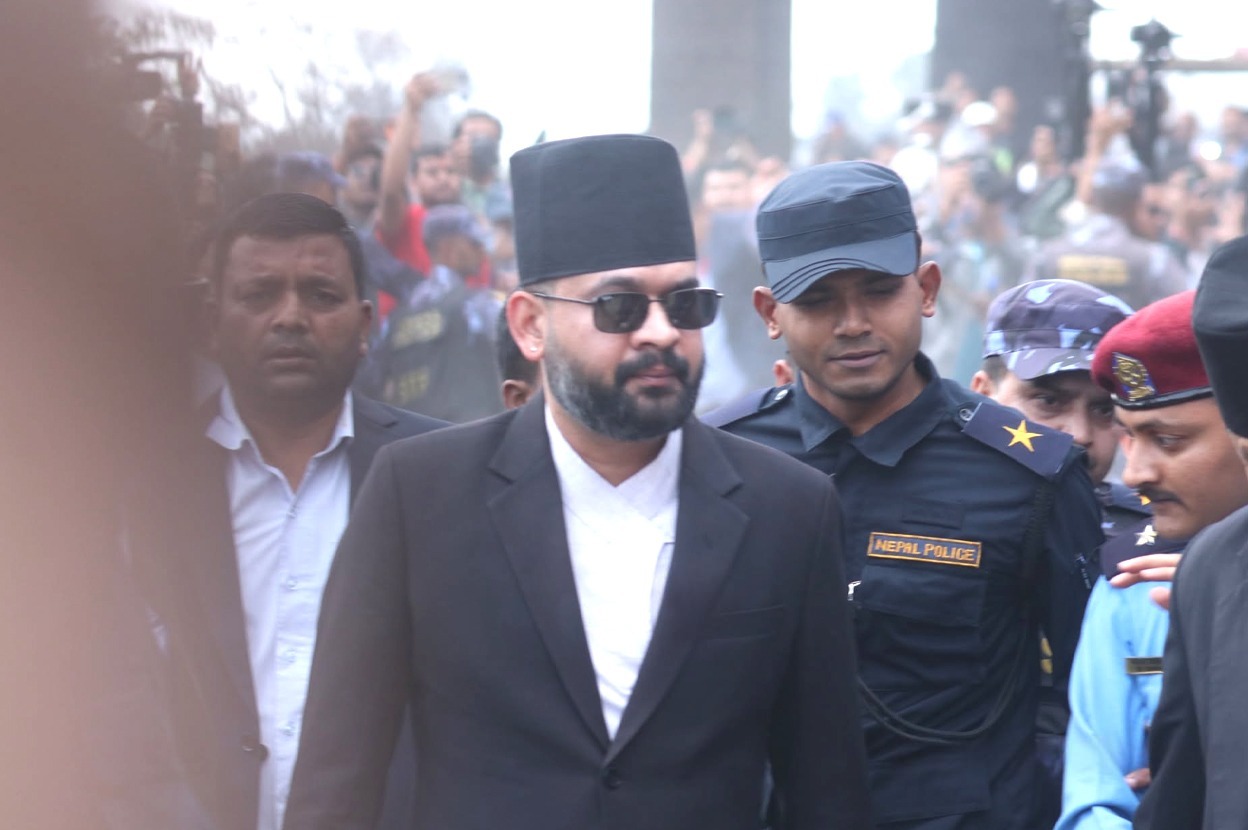 यी हुन् प्रधानमन्त्रीसहित १५ सदस्यीय मन्त्रिपरिषद