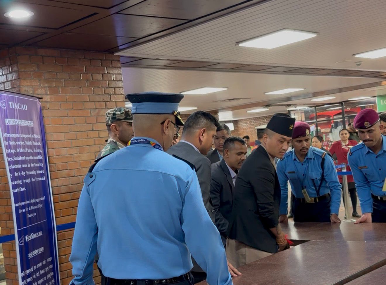 गृहमन्त्री सुधन गुरुङले गरे त्रिभुवन अन्तर्राष्ट्रिय विमानस्थलको आकस्मिक अनुगमन