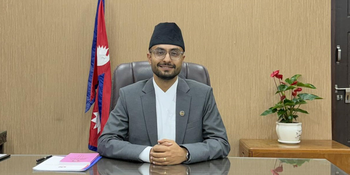 शिक्षामन्त्री पोखरेलको ५ ठाउँमा करोडौंको जग्गा, साढे ४ लाख रुपैयाँ वचत