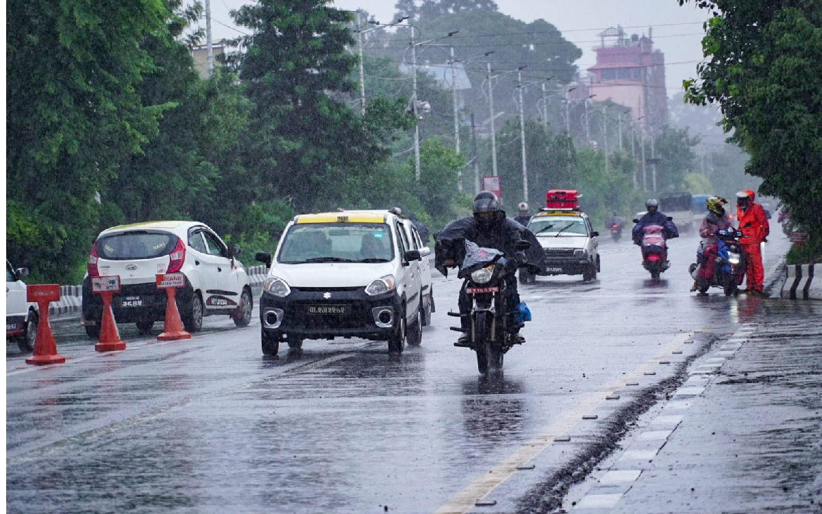 कोशी र गण्डकीमा भारी वर्षाको सम्भावना: देशभर बदली र हावाहुरीको चेतावनी
