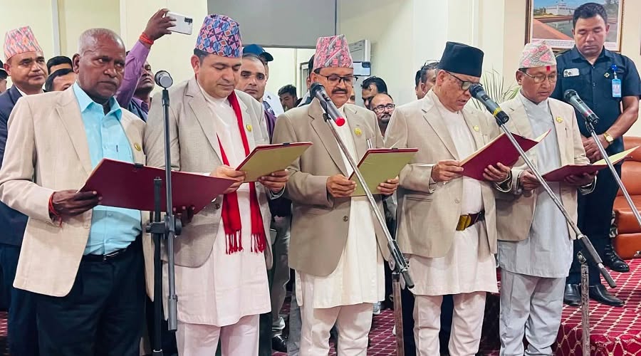 लुम्बिनी प्रदेशमा मन्त्रिपरिषद् पुनर्गठन, पाँच मन्त्रीको लिए शपथ