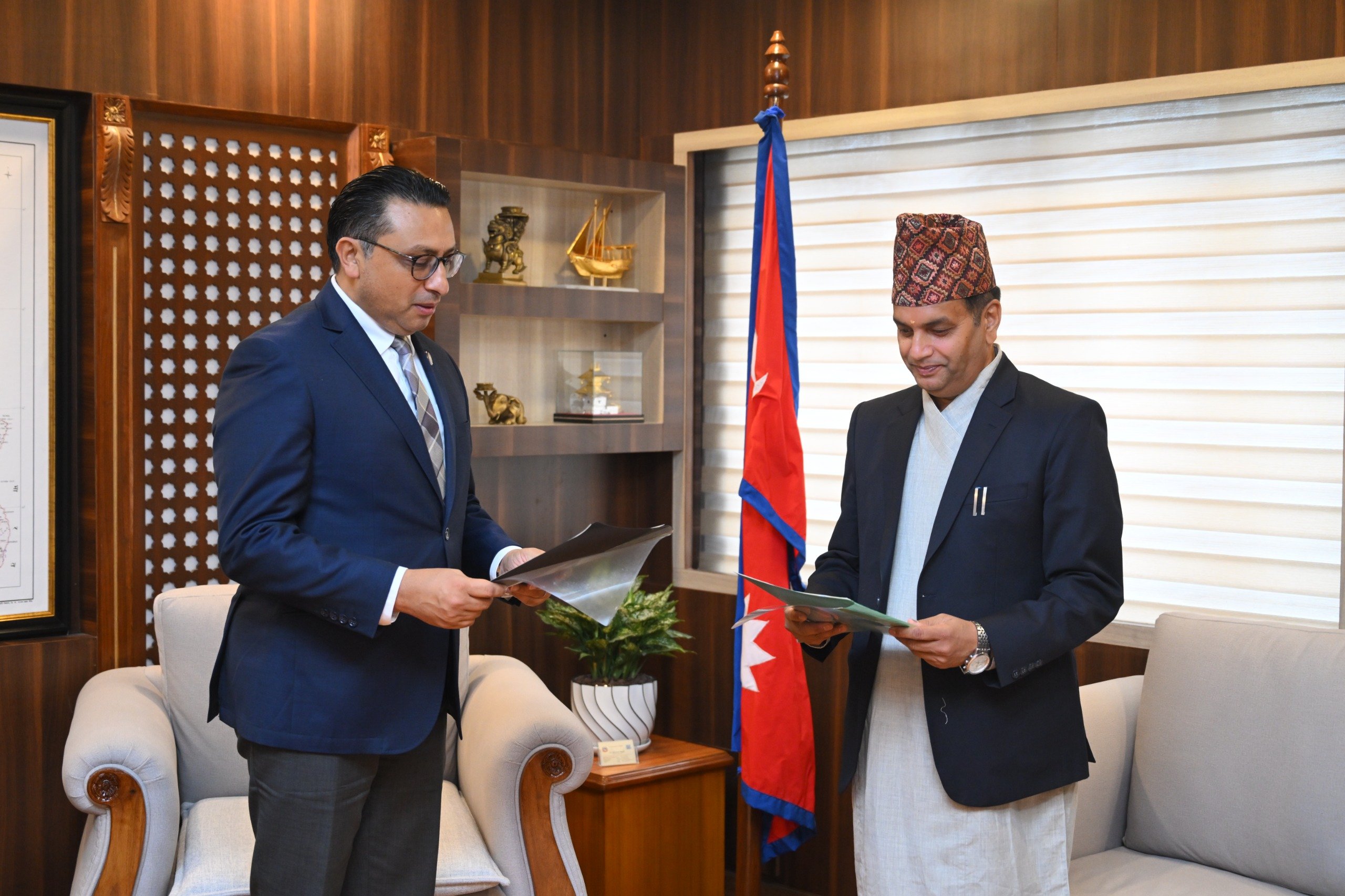 धितोपत्र बोर्डका नवनियुक्त अध्यक्षले लिए शपथ