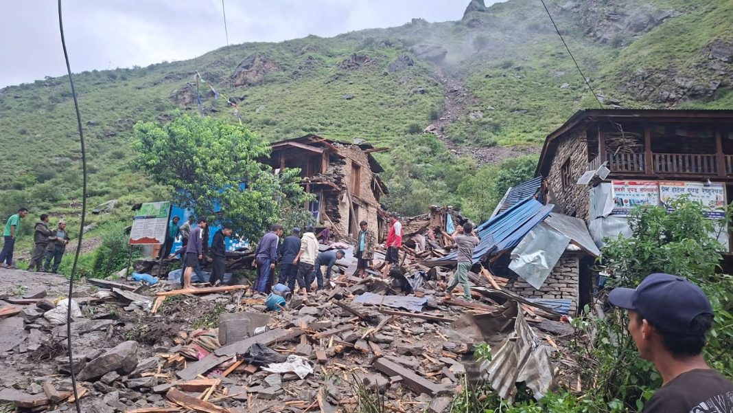 मुगुमा घरमाथि पहिरो खस्दा ३ वर्षीय बालकको मृत्यु, दुई जना घाइते