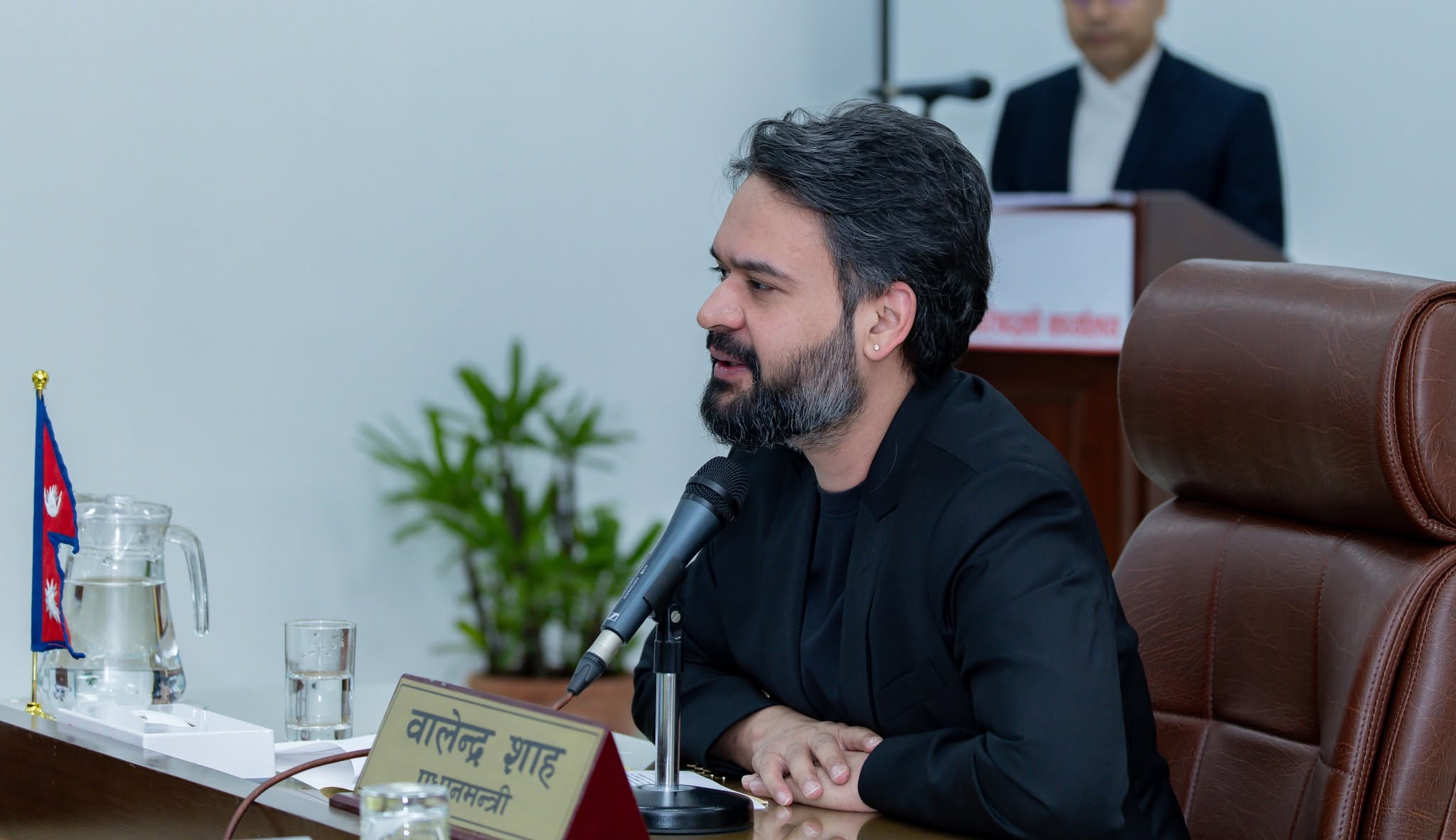 सरकारले ५ हजार ७३७ परिवारलाई बाँड्यो लालपुर्जा