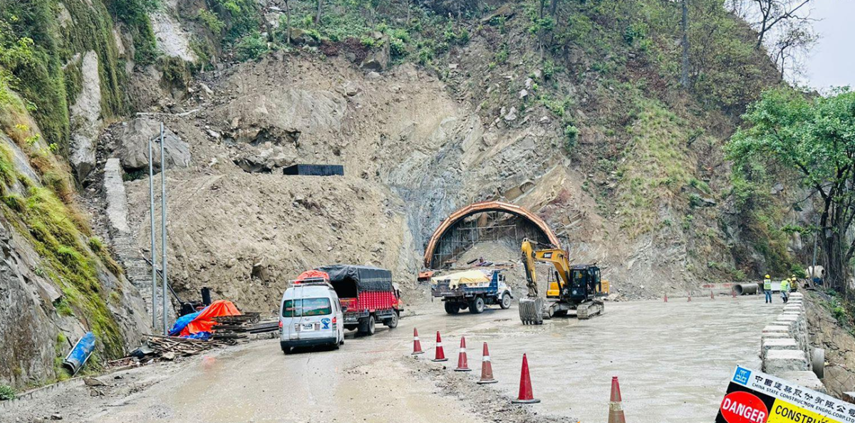 पाल्‍पा-बुटवल सडकखण्ड अन्‍तर्गत सिद्धबाबा सुरूङमार्गमा टनेल पोर्टल को निर्माण शुरू