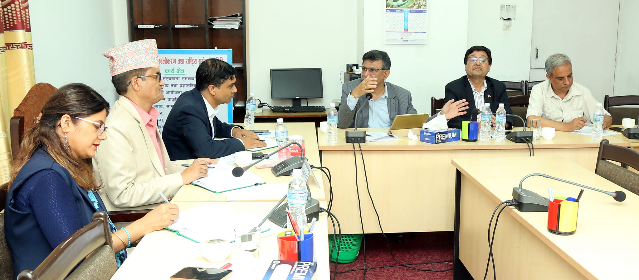 पूर्वसचिवसँग सहकारी संसदीय छानबिन विशेष समितिको छलफल