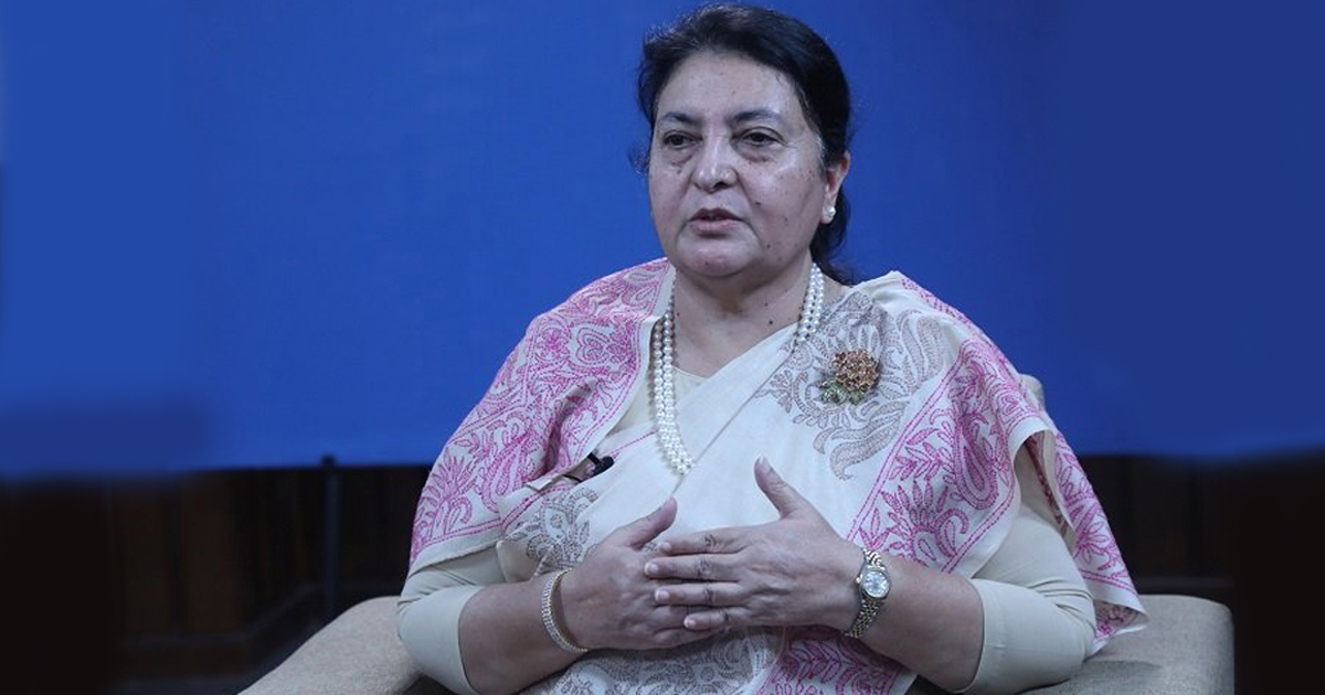 पत्रकार सम्मेलन गर्दै पूर्वराष्ट्रपति विद्या भण्डारी