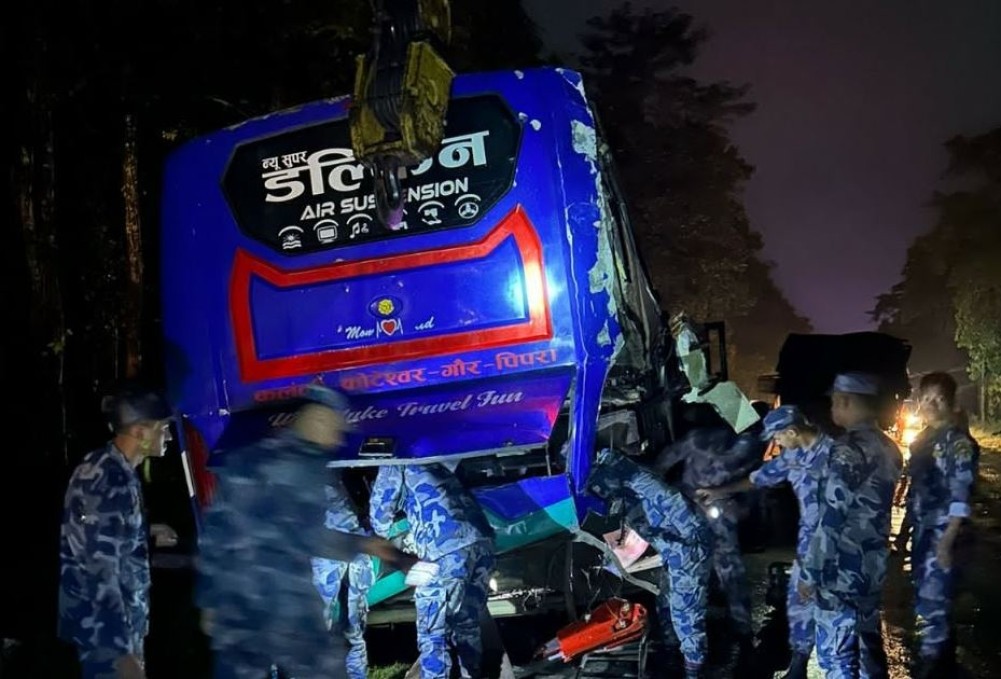 चितवनमा भएको बस दुर्घटनामा ३३ जना घाइते