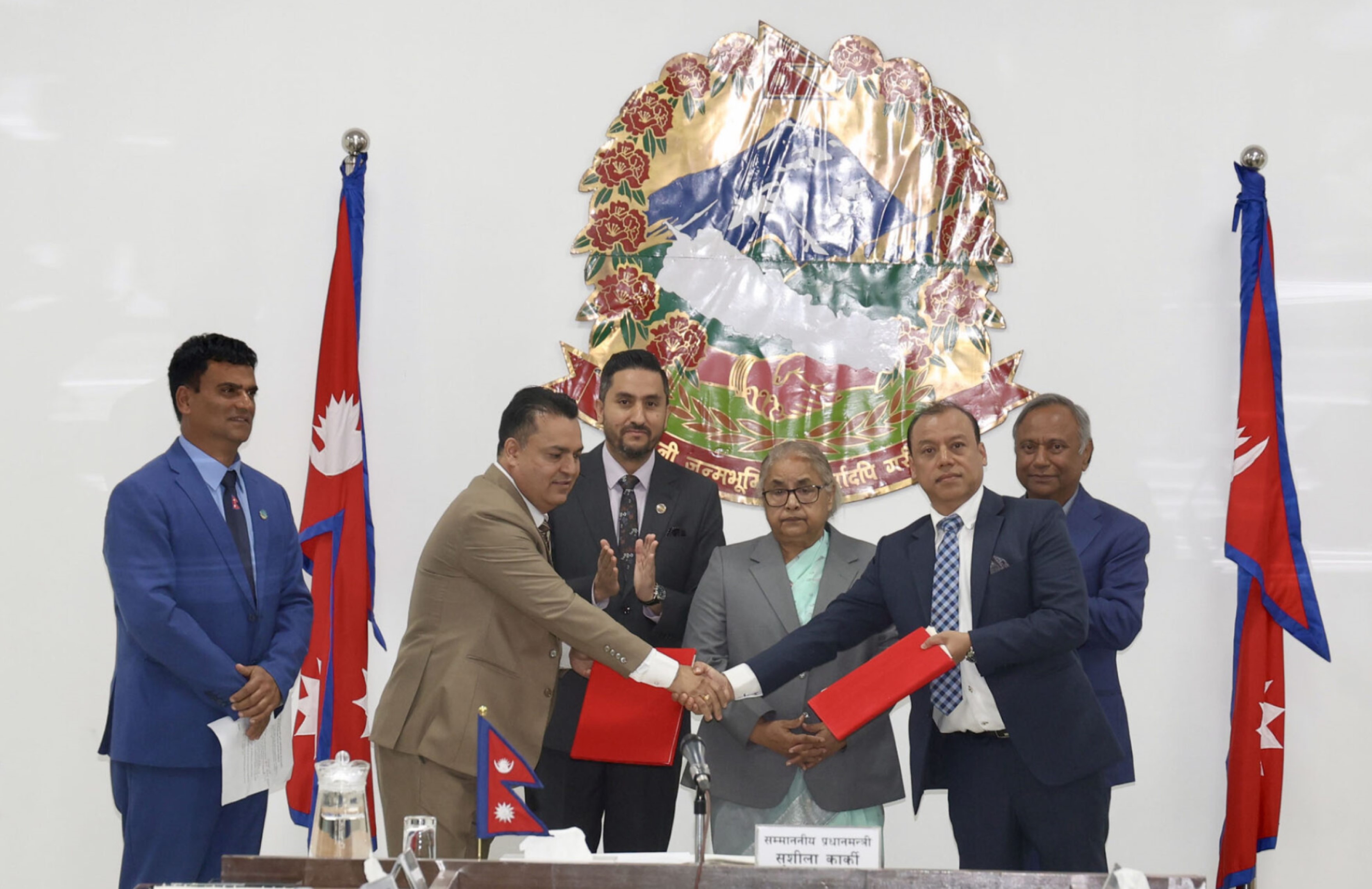 प्रधानमन्त्रीको रोहबरमा एनआरएनएबीच एकता घोषणा