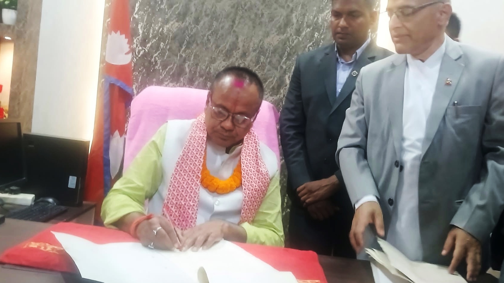 मधेस प्रदेशका मुख्यमन्त्री कृष्णप्रसाद यादवले आज विश्वासको मत लिँदै