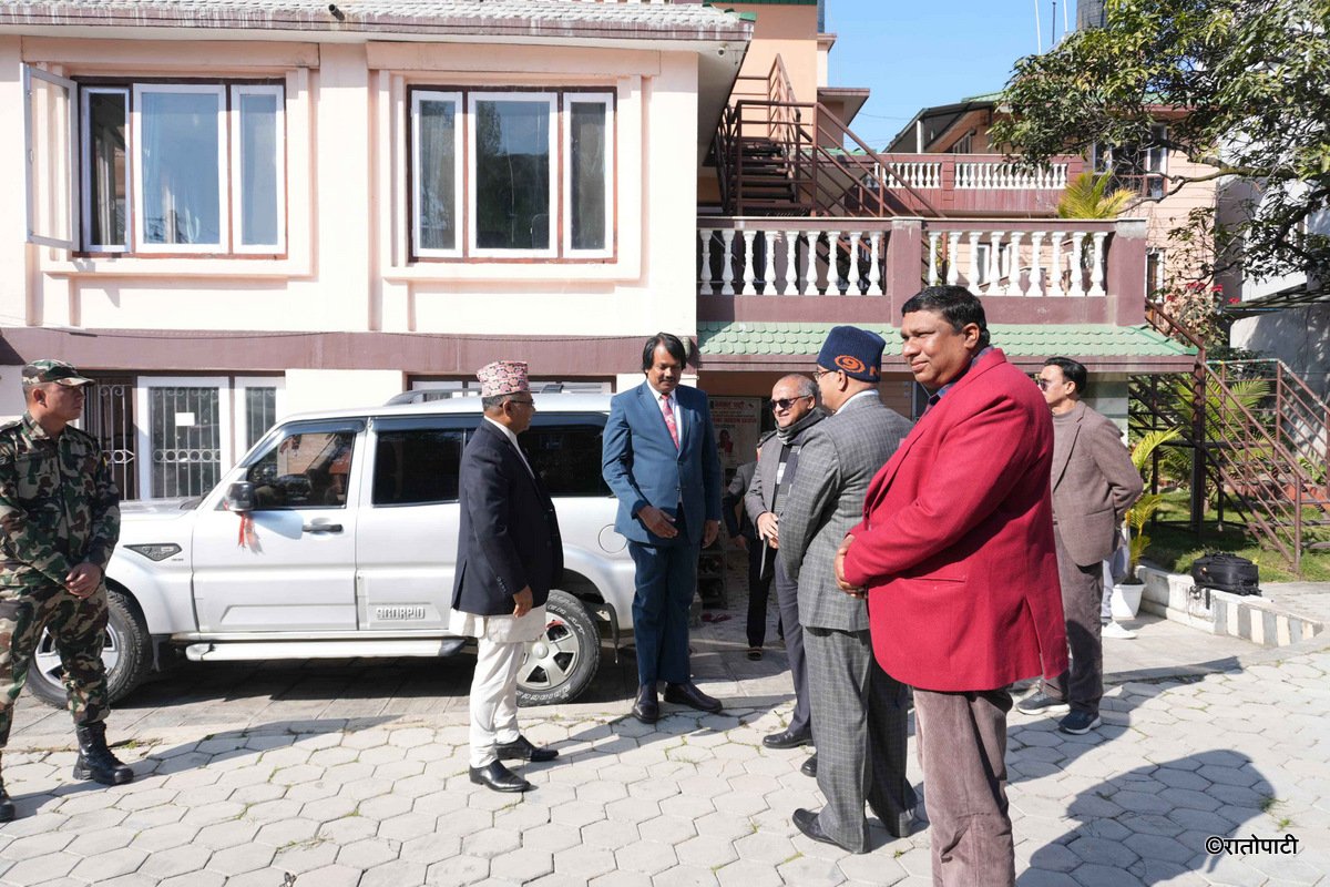 सरकारी टोलीले गर्यो जनमत पार्टी कार्यालयको अनुगमन