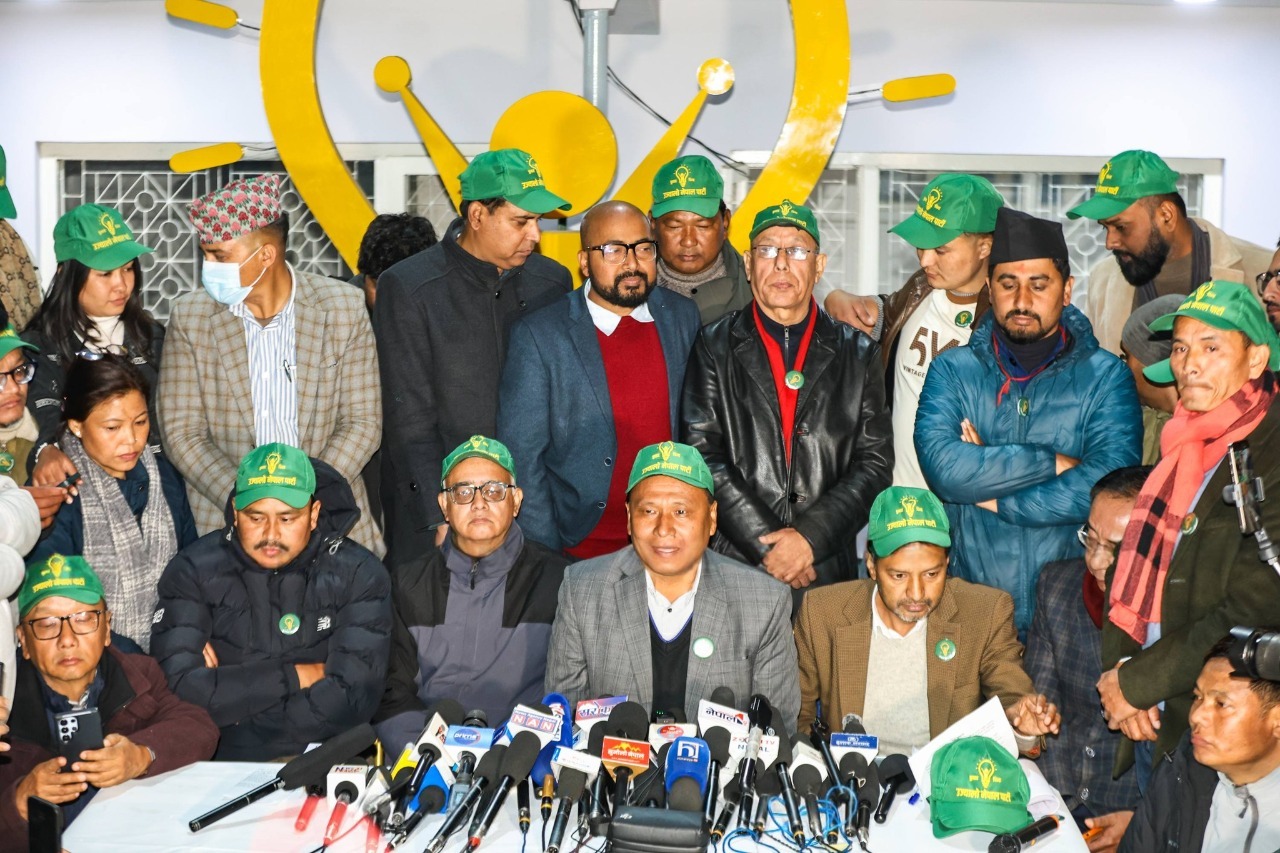 कुलमान घिसिङ उज्यालो नेपाल पार्टीको अध्यक्षमा नियुक्त