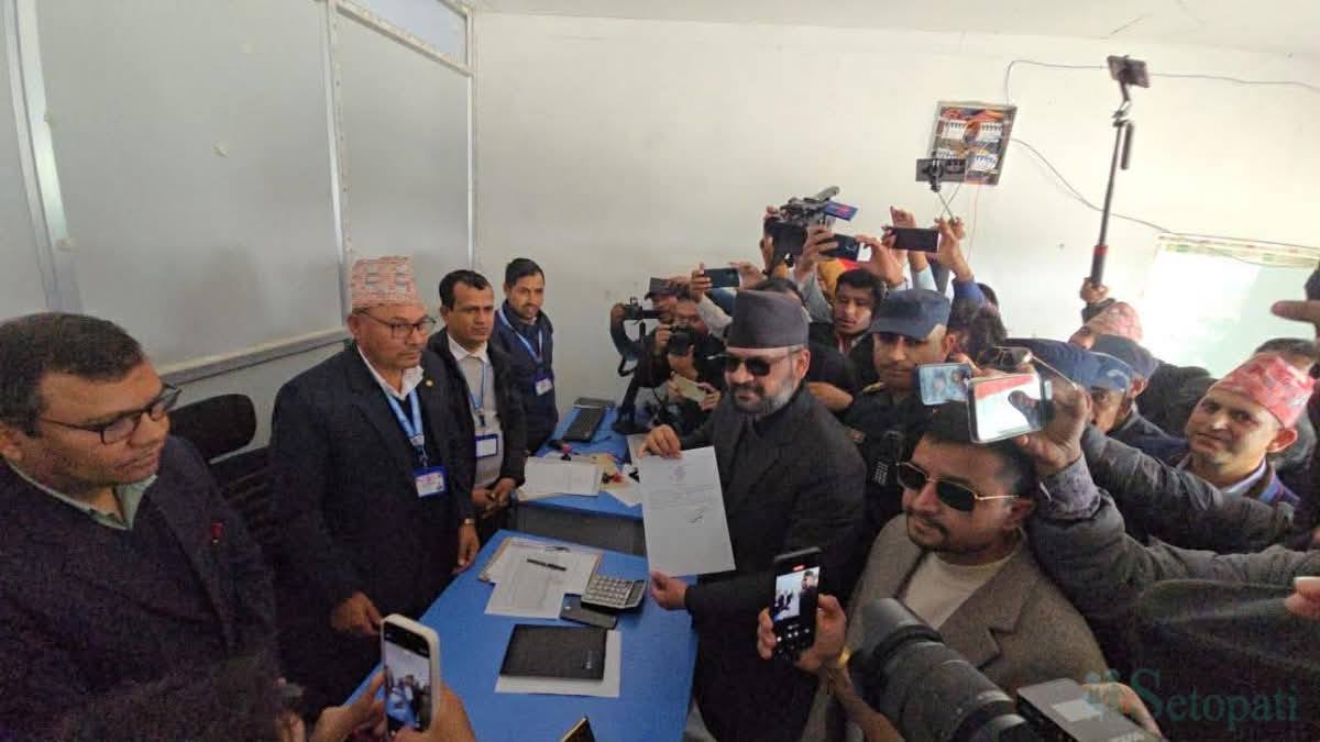 बालेनले गराए झापा-५ बाट उम्मेदवारी दर्ता