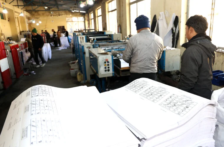 ३७ जिल्लाका ८८ निर्वाचन क्षेत्रको एक करोड नौ लाख ६३ हजार मतपत्र छपाइ