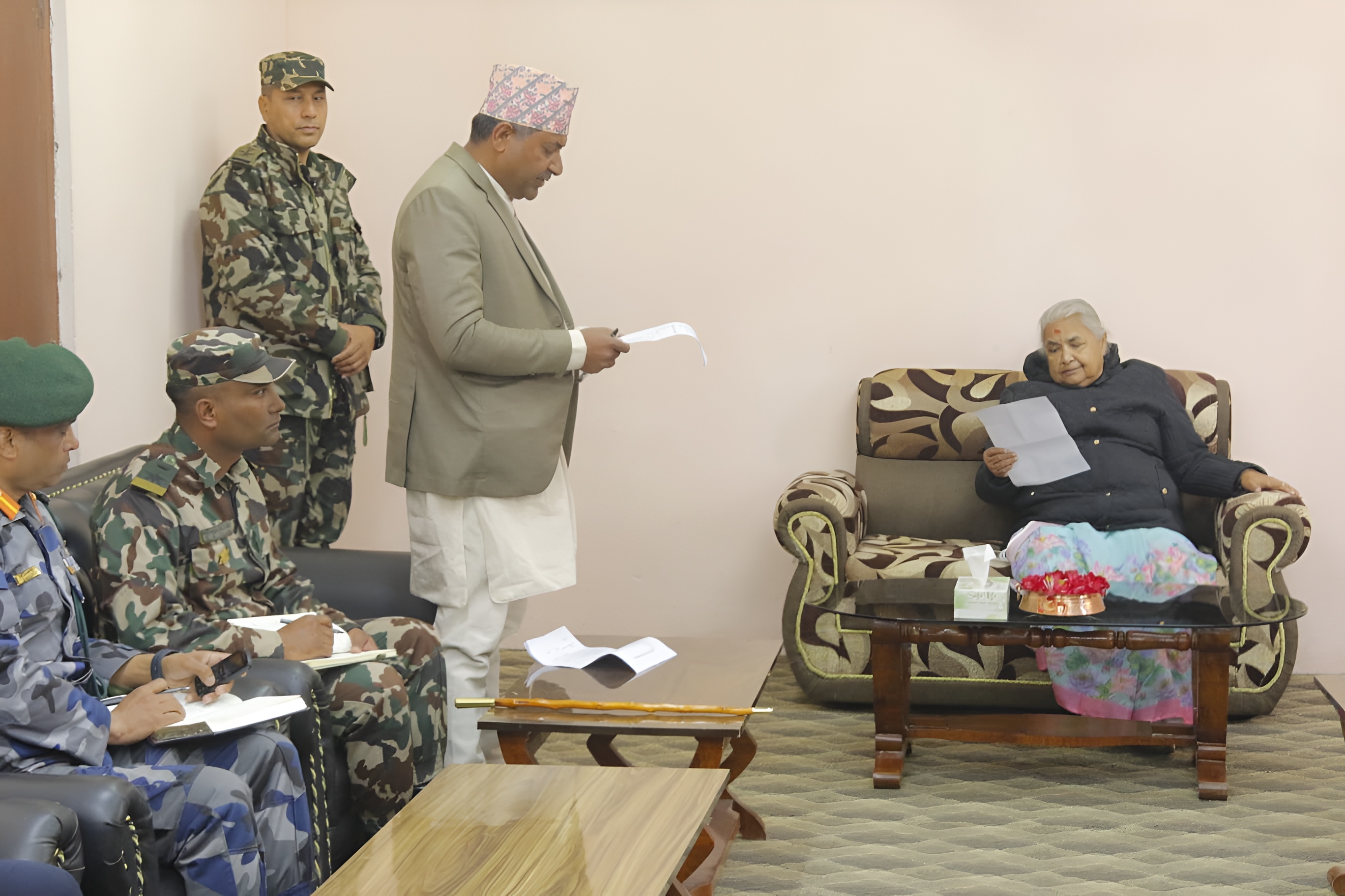 आफैं गएर हेरेपछि प्रधानमन्त्रीले भनिन् ‘हिमाली जिल्लामा पनि फागुन २१ मै निर्वाचन हुन्छ’