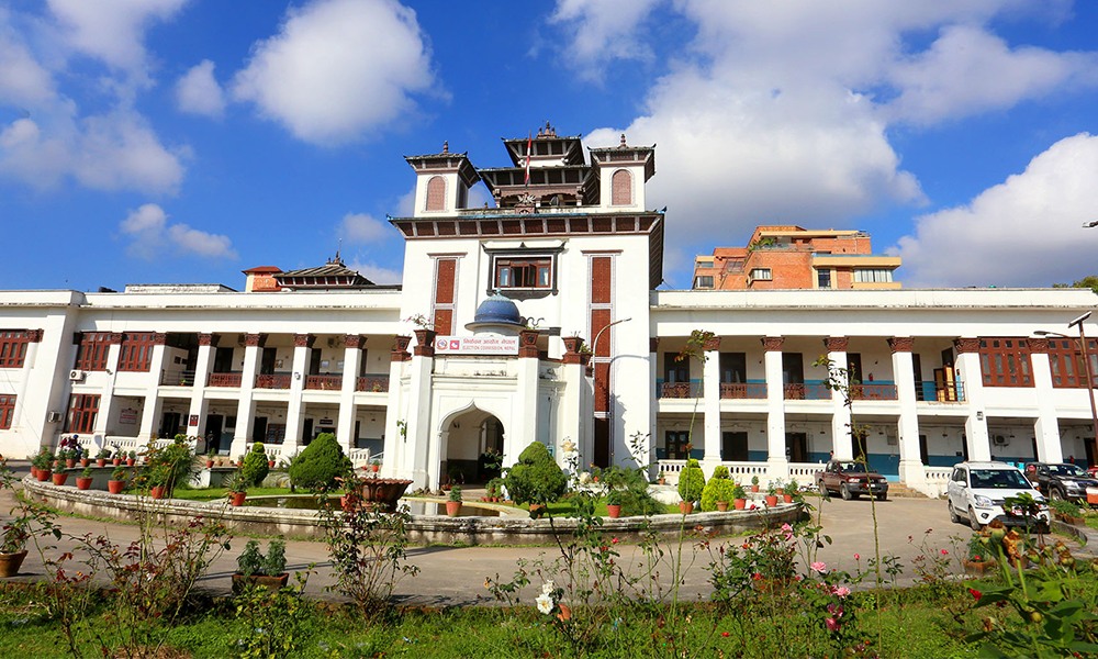 निर्वाचनकाे समयमा तीन दिन सार्वजनिक बिदाका लागि सिफारिस