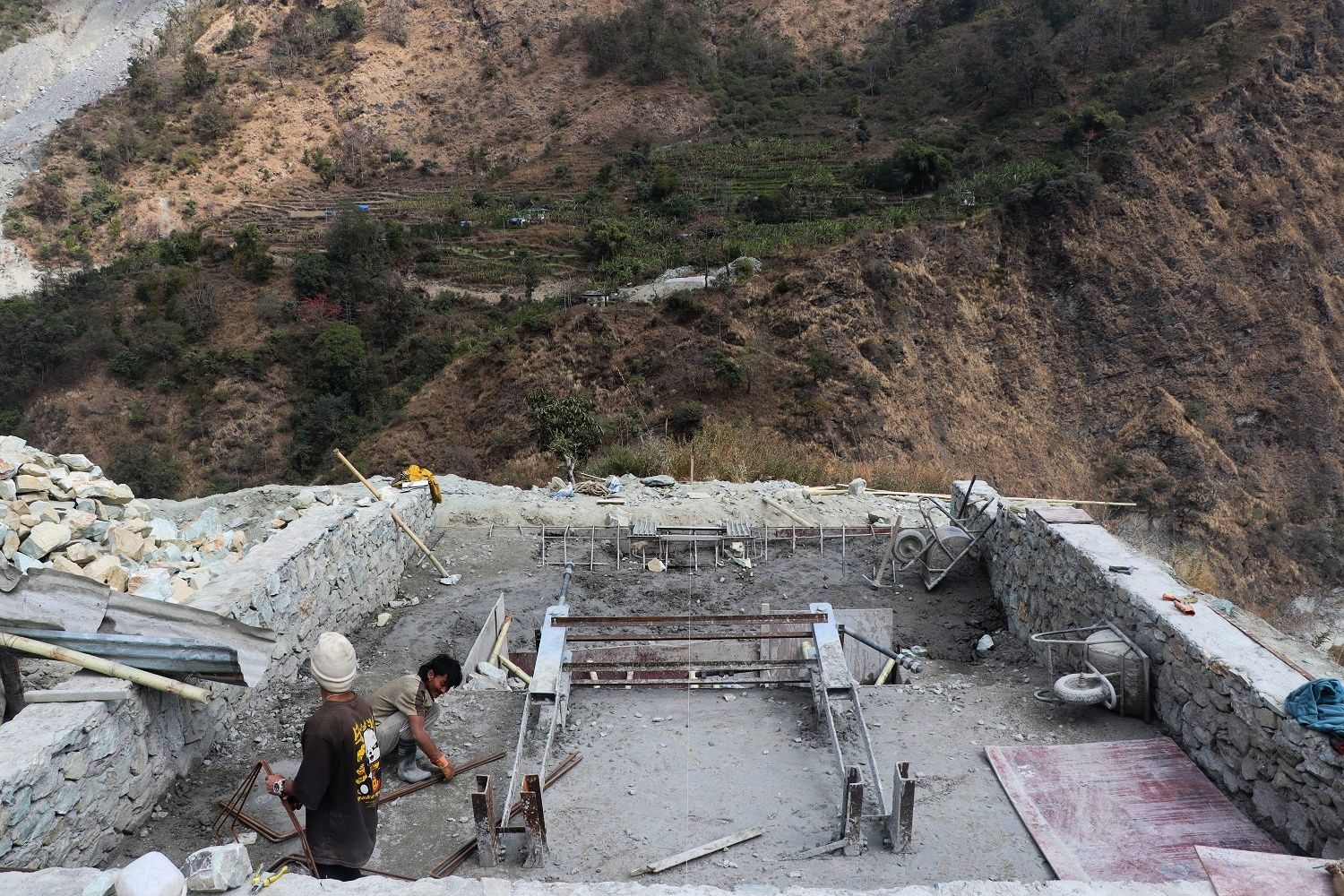 म्याग्दी नदीमाथि तीन सय तीन मिटर लामो झोलङ्गे पुल निर्माण सुरु