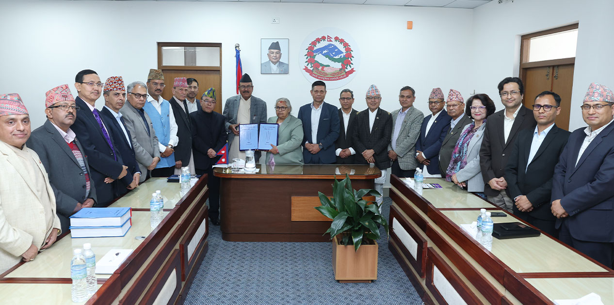 सरकारलाई  बुझायो जाँचबुझ आयोगको छानबिन प्रतिवेदन