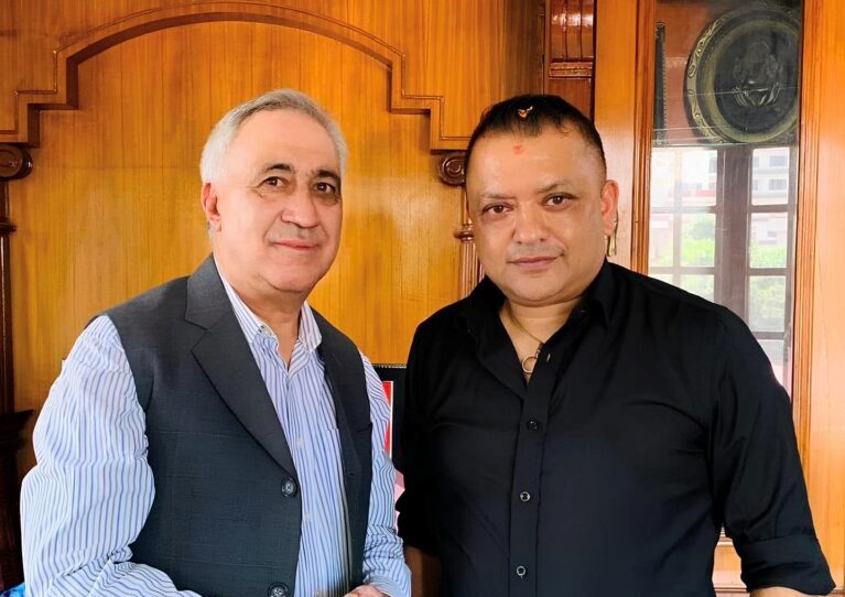 गगनलाई राजीनामा नदिन चन्द्र भण्डारीको सुझाव