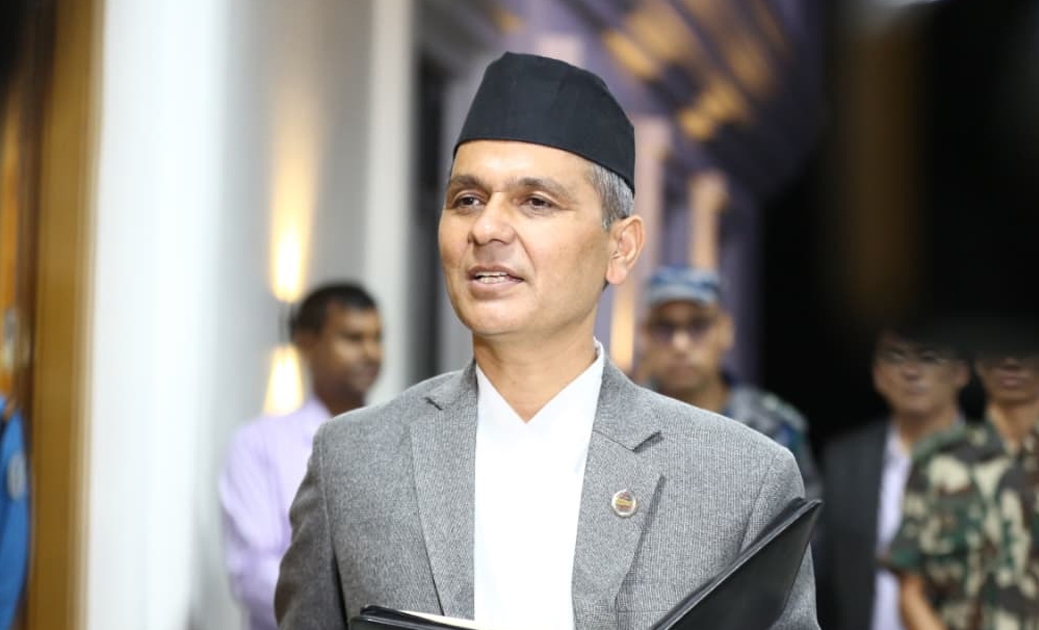 निर्वाचनपश्चात् संविधानले सही बाटो समातेको छ : गृहमन्त्री