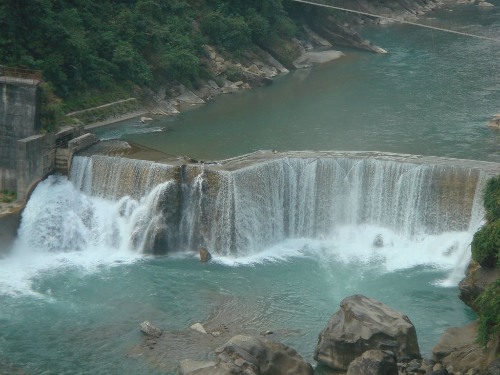तिनाउ नदीमा नुहाउने क्रममा डुबेर एक भारतीय नागरिकको मृत्यु, एक बेपत्ता