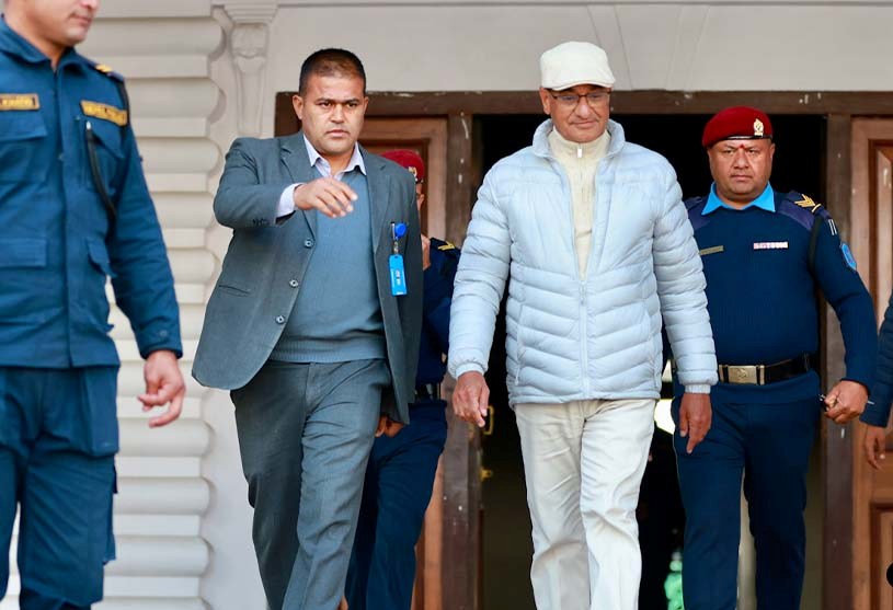 पूर्वगृहमन्त्री रमेश लेखक पक्राउ