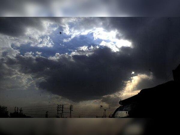 पश्चिमी र स्थानीय वायुको प्रभावः केही स्थानमा वर्षा र हिमपात, तराईमा गर्मी