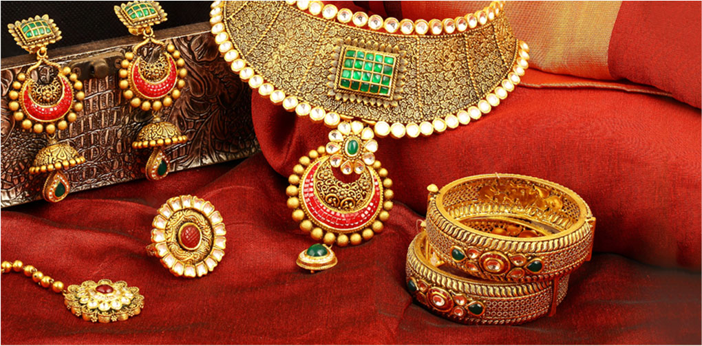 सुनचाँदीको मूल्य घट्यो, आज कतिमा हुँदैछ कारोबार ?