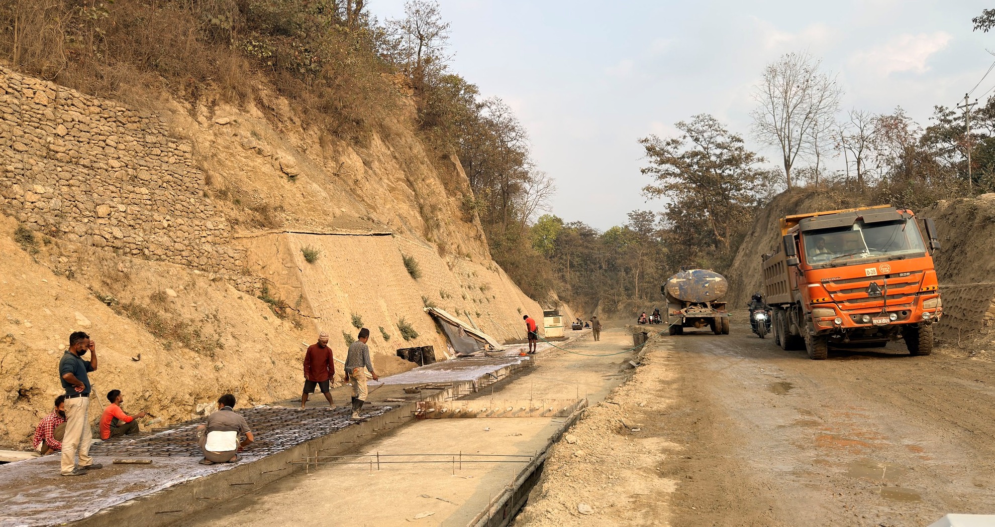 दाउन्नेको पूर्वी खण्डमा एकतर्फी ढलानको काम अन्तिम चरणमा