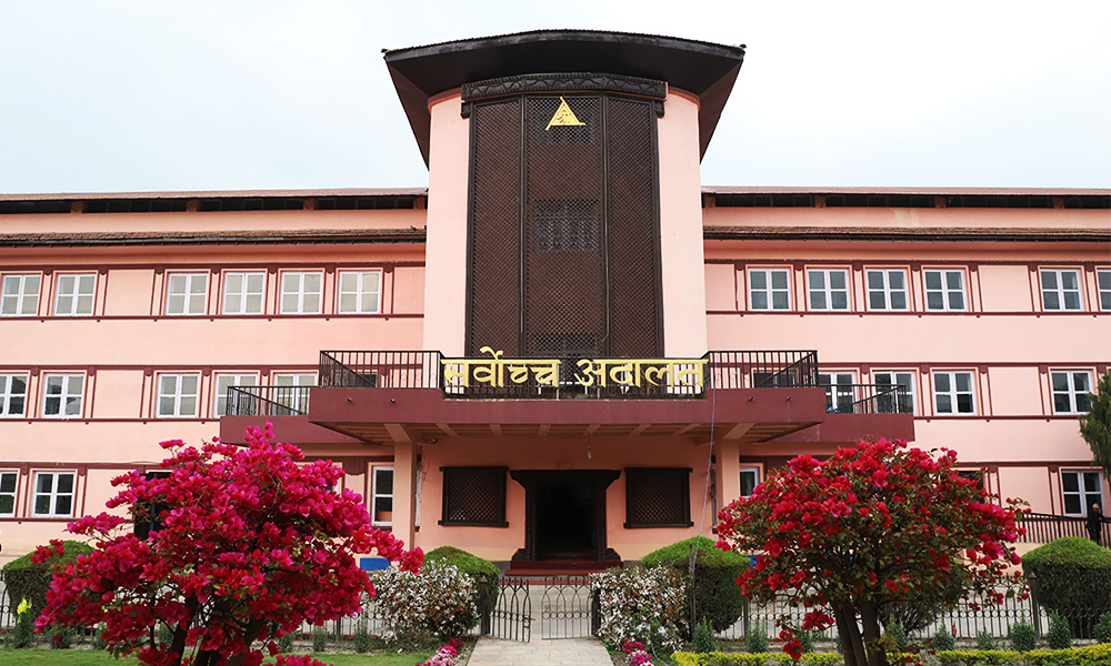 ट्रेड युनियनमाथिको प्रतिबन्ध तत्काल कार्यान्वयन नगर्न सर्वोच्चको अन्तरिम आदेश