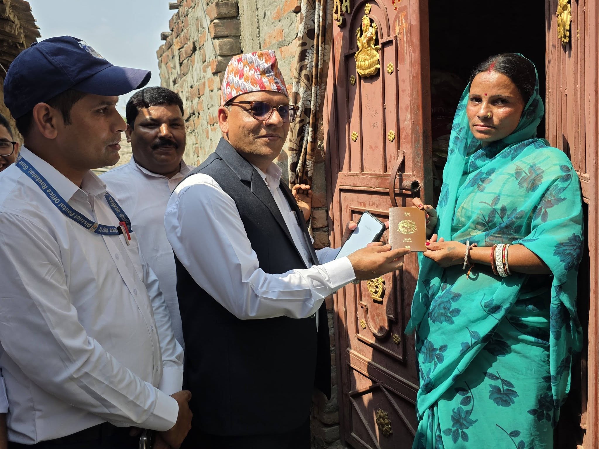 हुलाकमार्फत घरघरमै राहदानी घरघरमा पुर्‍याउने सेवा सुरु