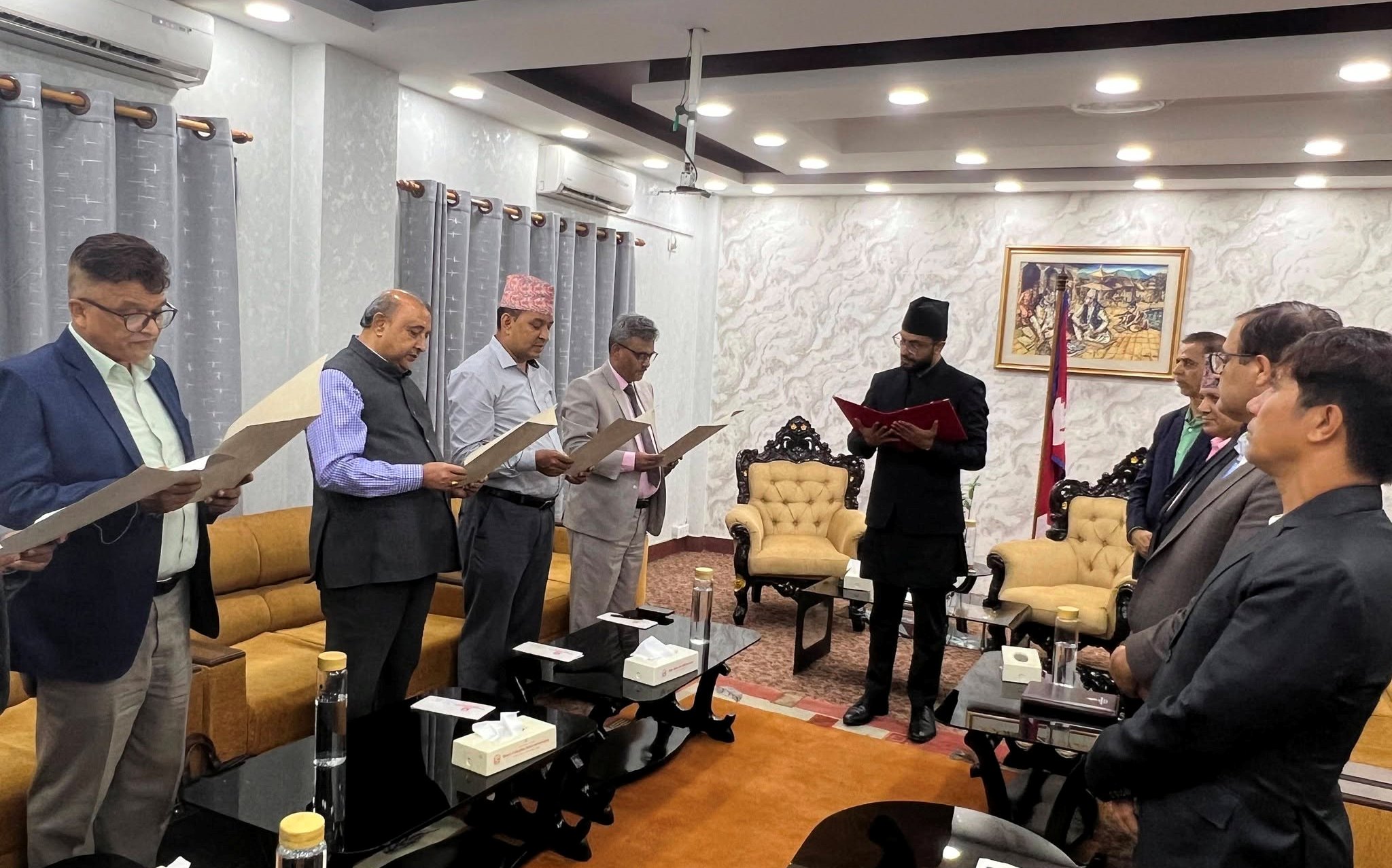 शिक्षामन्त्रीद्वारा विश्वविद्यालयका नवनियुक्त उपकुलपतिको शपथ