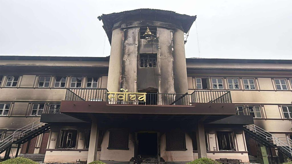 सम्पत्ति विवरण बुझाउन बाध्य नपार्न सम्पत्ति जाँचबुझ आयोगलाई सर्वोच्चको अन्तरिम आदेश