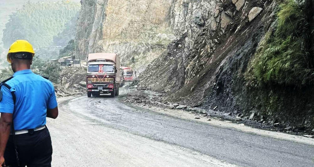 राति १० बजेपछि नारायणगढ–मुग्लिन सडकमा सवारी आवागमन बन्द