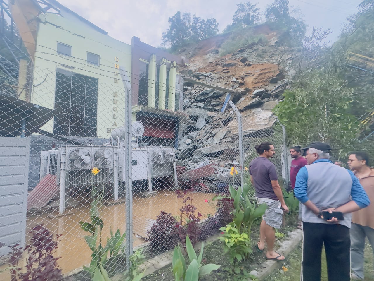 म्याग्दीमा सुक्खा पहिराले घारखोला जलविद्युत् आयोजनाको विद्युत्गृहमा क्षति: एक बेपत्ता