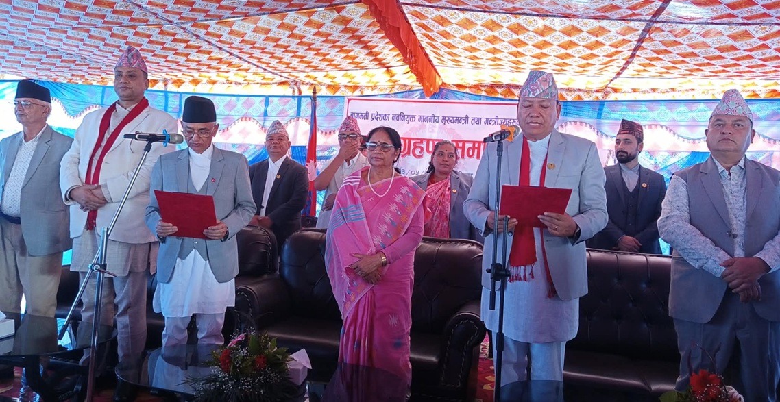 बागमती प्रदेशमा मन्त्रिपरिषद् विस्तार : एमाले, नेकपा र राप्रपाका मन्त्रीहरूले लिए शपथ
