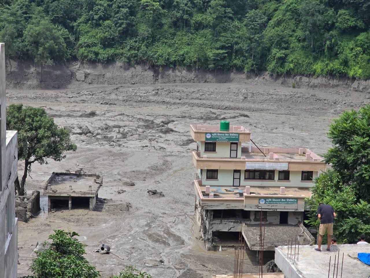 टिमुरे भन्सार कार्यालयका १४ कर्मचारी सम्पर्क विहीन