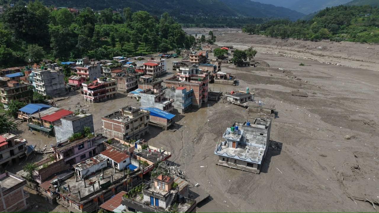 भोटेकोशी बाढीः ३८४ पर्यटक सम्पर्कविहीन