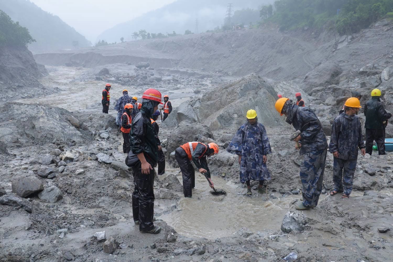 त्रिशूली ३ए सुरुङमा हावा पठाउन थालिएको छ : गृहमन्त्री गुरुङ