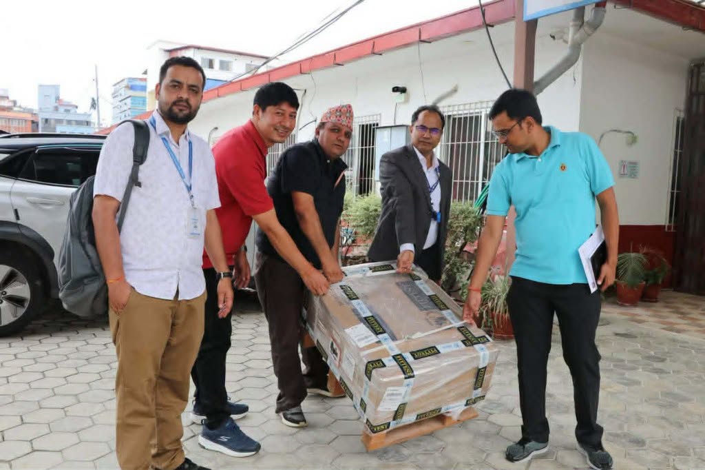 बाढी प्रभावित क्षेत्रमा २० थान स्याटलाइट फोन उपलब्ध गराइयो