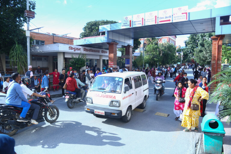 भोटेकोशी बाढी: त्रिवि शिक्षण अस्पतालमा २४४ शव ल्याइयो, १६१ को अस्थायी व्यवस्थापन