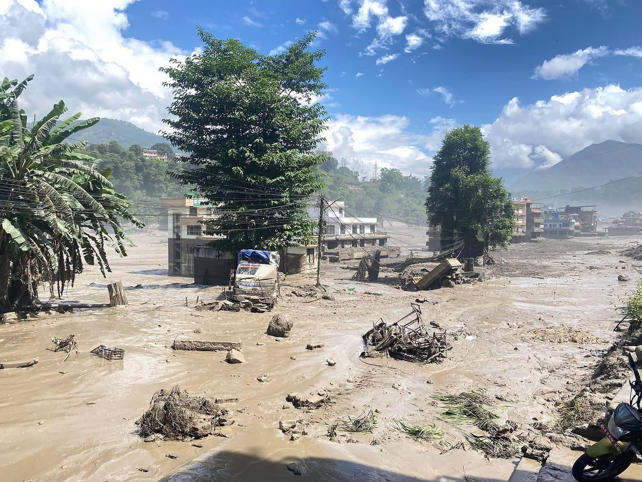 भोटेकोशी बाढीको १३औं दिन: राष्ट्रिय शोकमा देश, झण्डा आधा झुकाइने