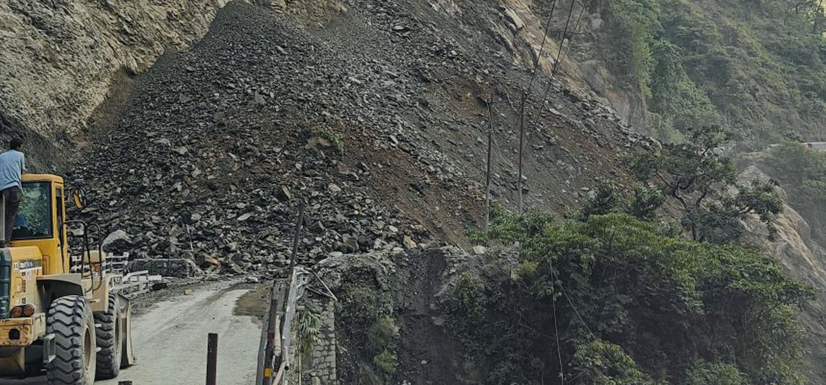 तुइन खोलामा जोखिमपूर्ण ढिस्को भत्काइँदै
